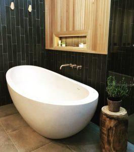 Autumn Stone Bathtub